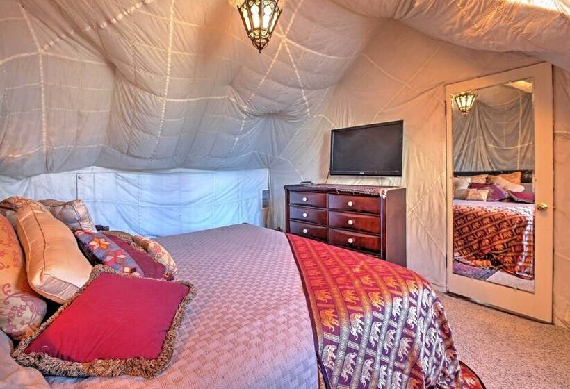 Dreamy Houston Boho Cottage W/ Private Pool!