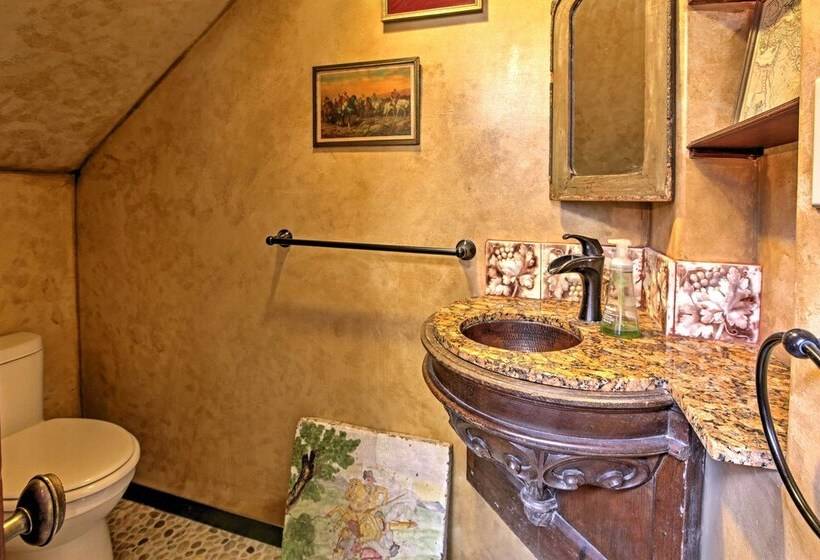 Dreamy Houston Boho Cottage W/ Private Pool!