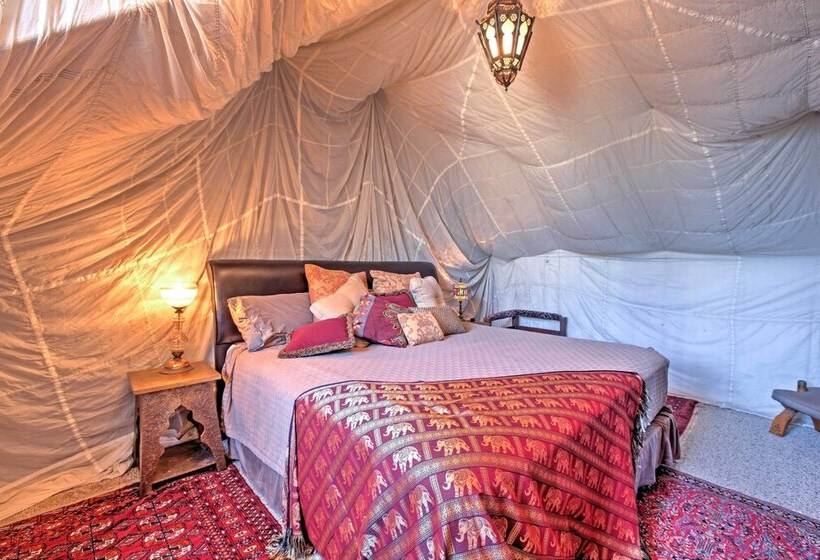 Dreamy Houston Boho Cottage W/ Private Pool!