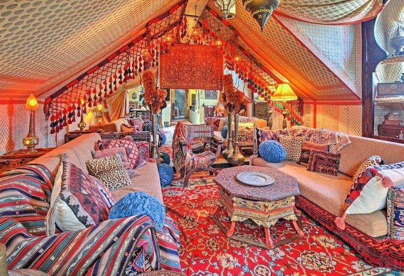 Dreamy Houston Boho Cottage W/ Private Pool!