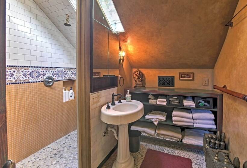 Dreamy Houston Boho Cottage W/ Private Pool!