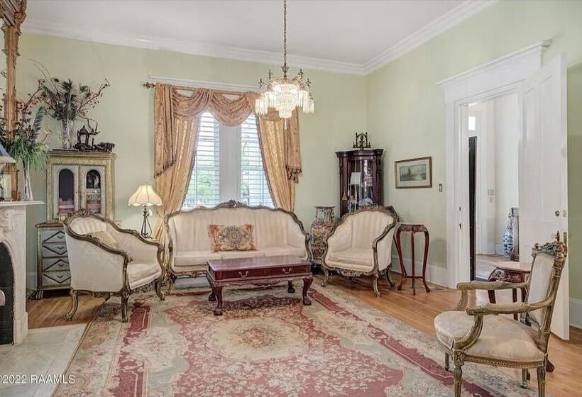 Fairfax Bed And Breakfast