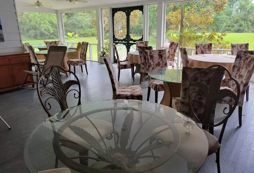 Fairfax Bed And Breakfast