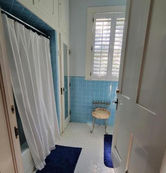 Fairfax Bed And Breakfast