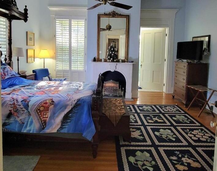 Fairfax Bed And Breakfast