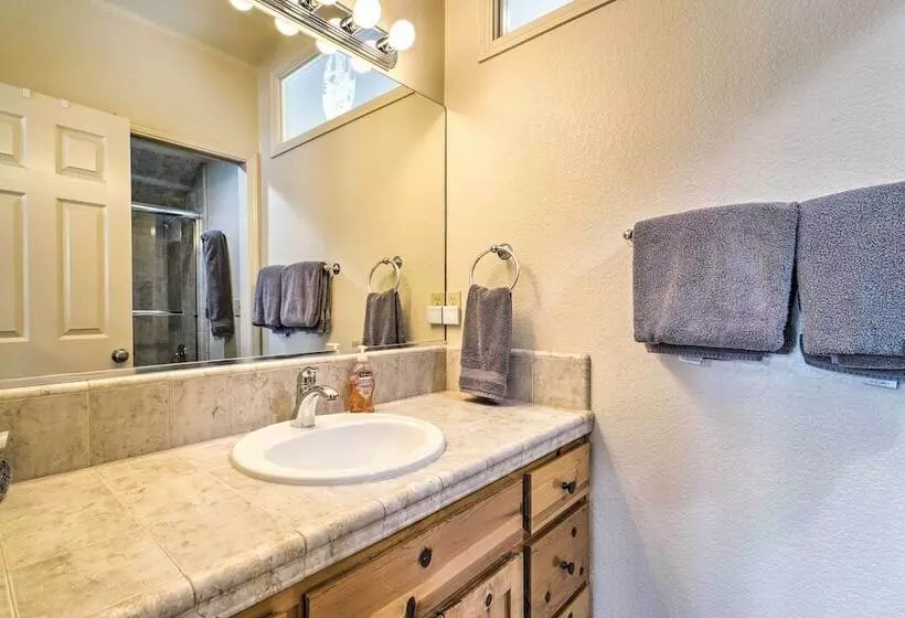 3 Mi To Donner Ski: Soda Springs Cabin W/ Deck