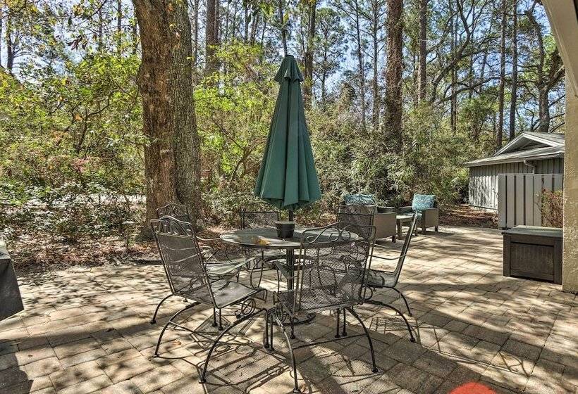 < 1 Mi To Beach: Family Friendly Hilton Head Home