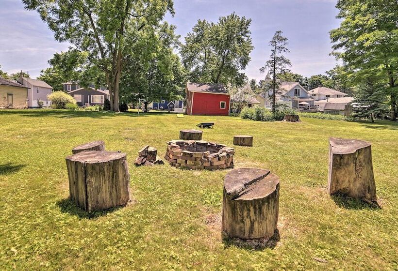 Family Friendly Home < 1 Mi To Adrian College