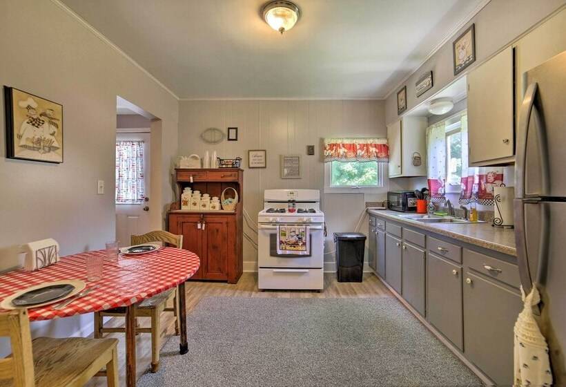 Family Friendly Home < 1 Mi To Adrian College