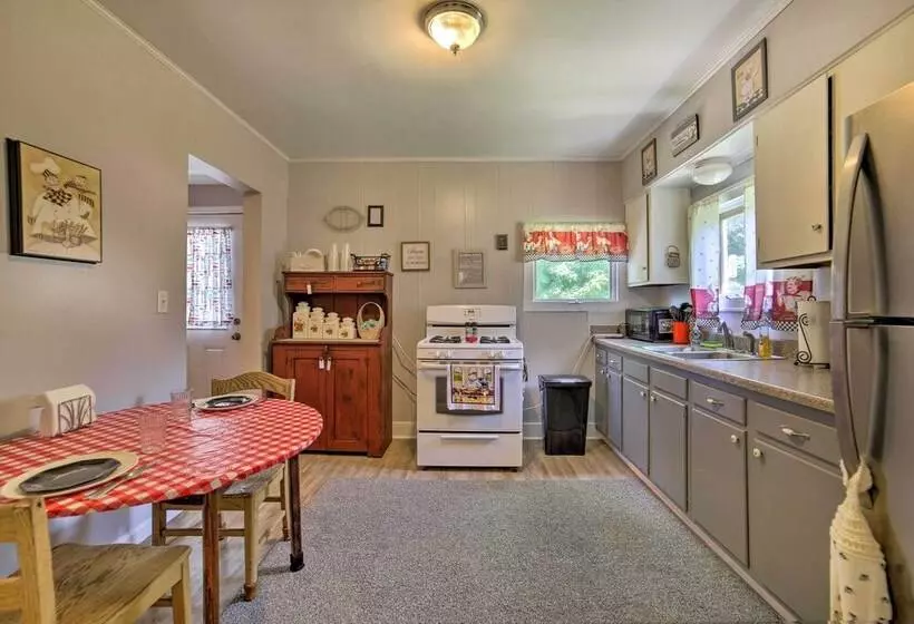 Family Friendly Home < 1 Mi To Adrian College