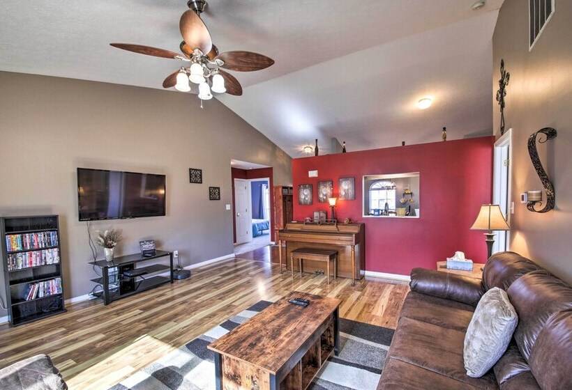 Family Home W/ Yard ~ 15 Mi To Downtown!