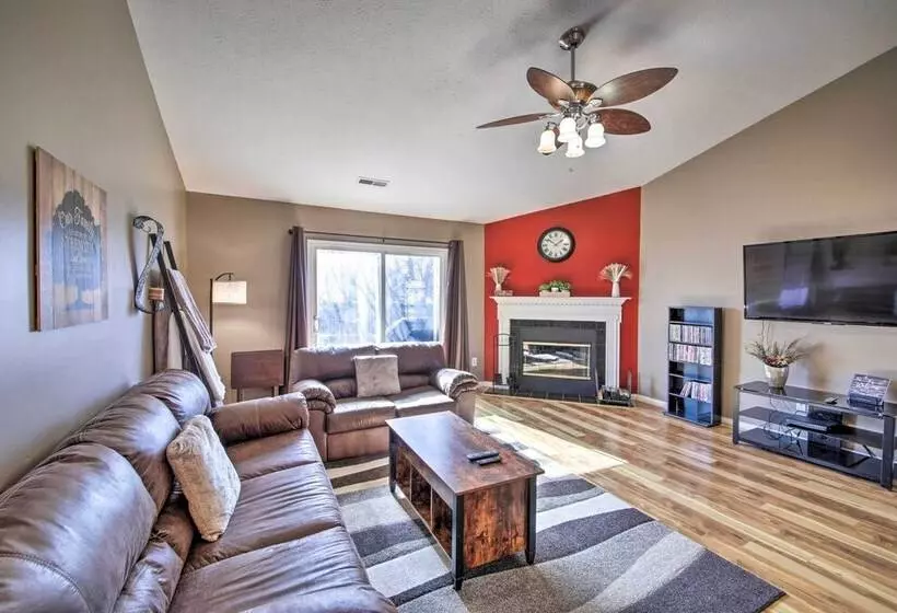 Family Home W/ Yard ~ 15 Mi To Downtown!