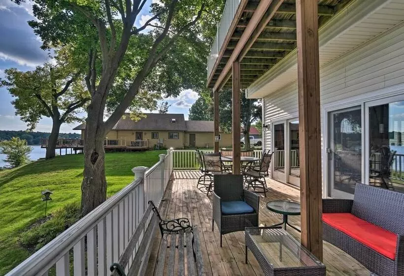 Linden Lakefront Hideaway: Dock & Private Beach!