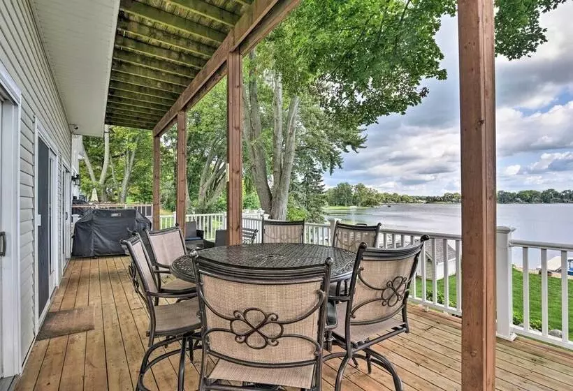 Linden Lakefront Hideaway: Dock & Private Beach!