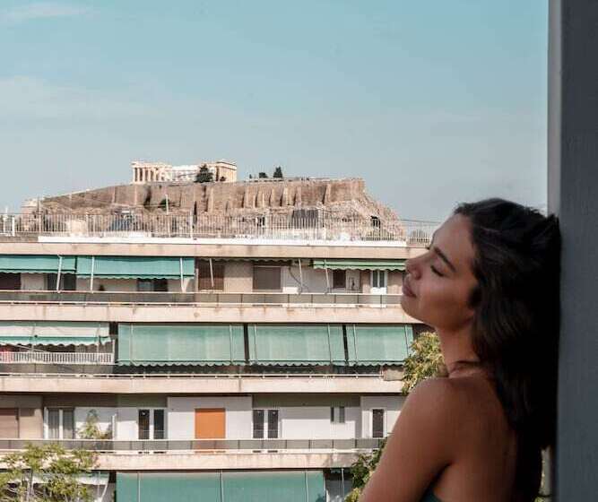 ホテル Athesense Suites