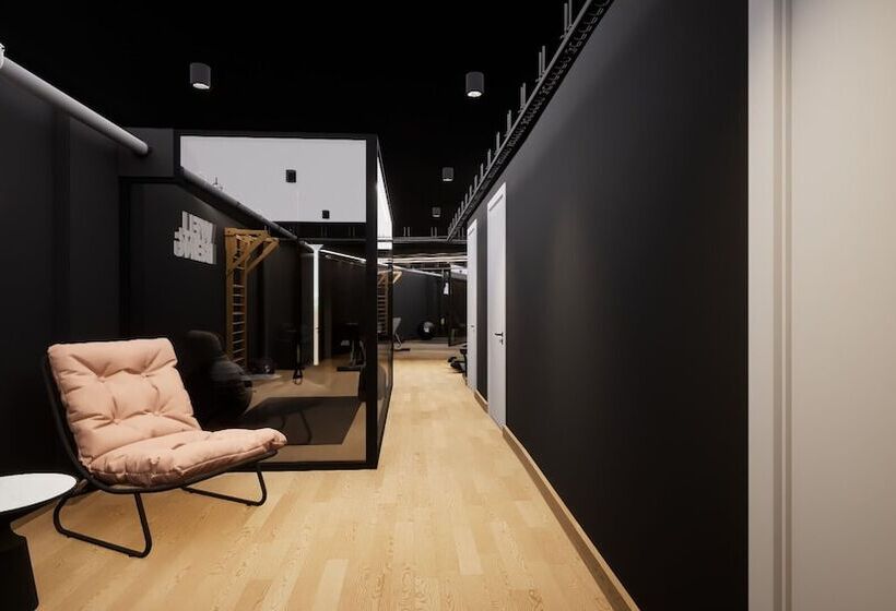 ホテル Athesense Suites