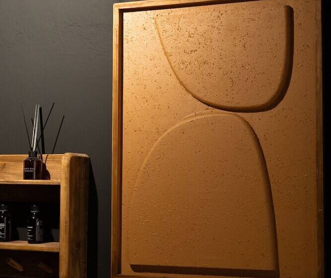 ホテル Athesense Suites