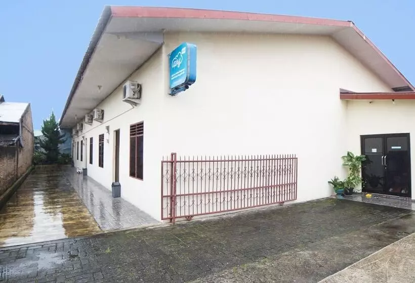 ホテル Oyo 92076 Sky Residence Cengkeh