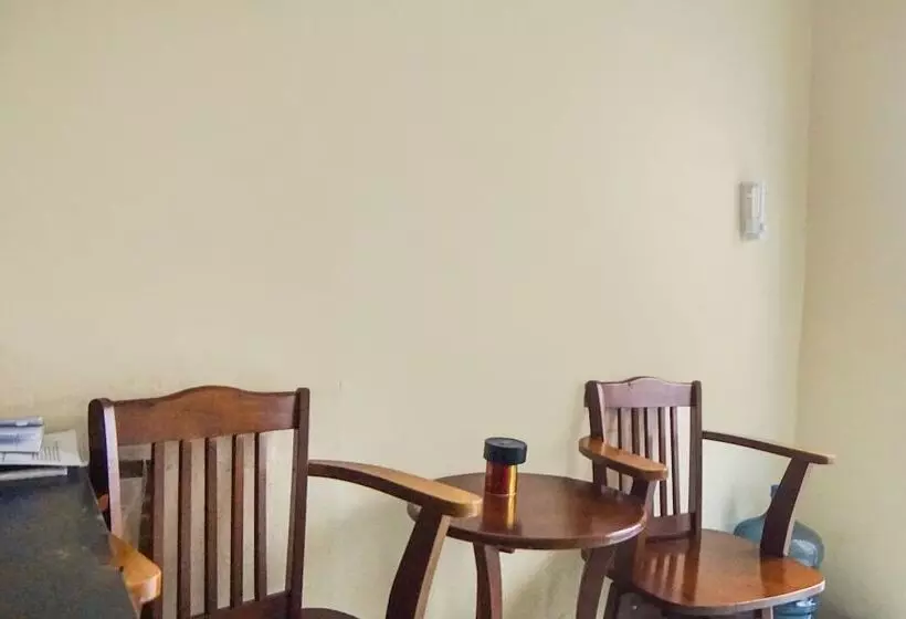 ホテル Oyo 92076 Sky Residence Cengkeh