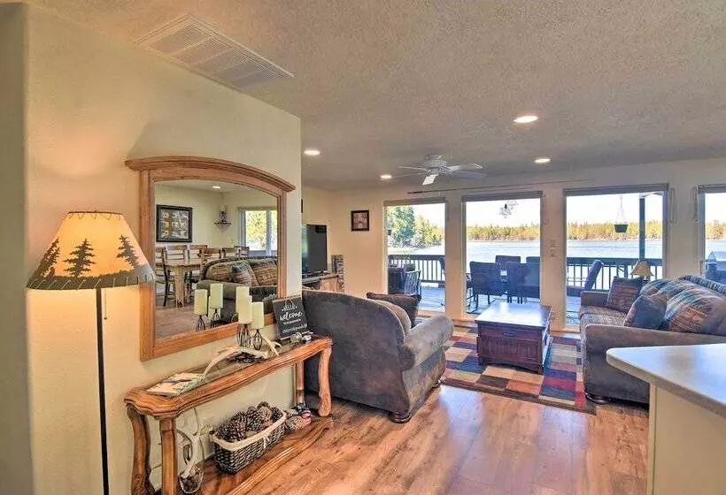 House W/ Private Deck On The Rock Creek Reservoir!