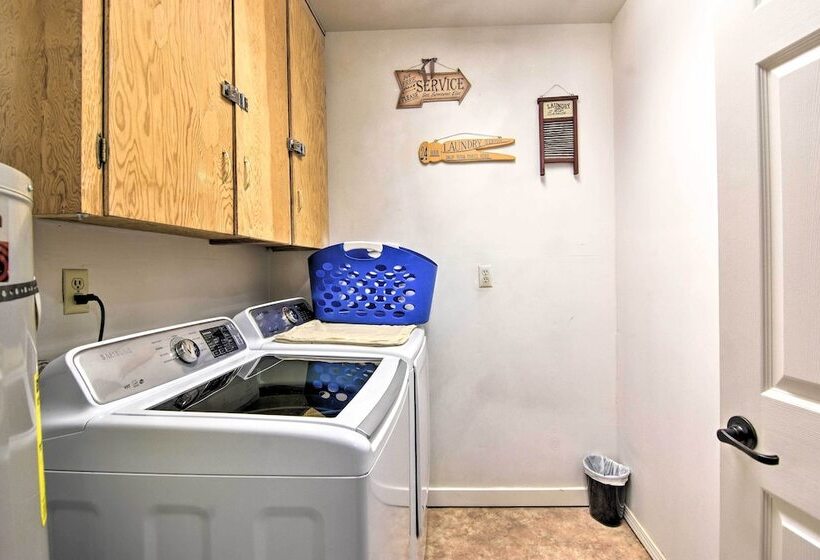 House W/ Private Deck On The Rock Creek Reservoir!