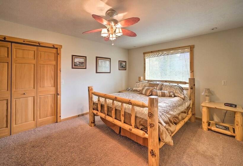 Huge Missouri Lake Home Walk To Table Rock Lake