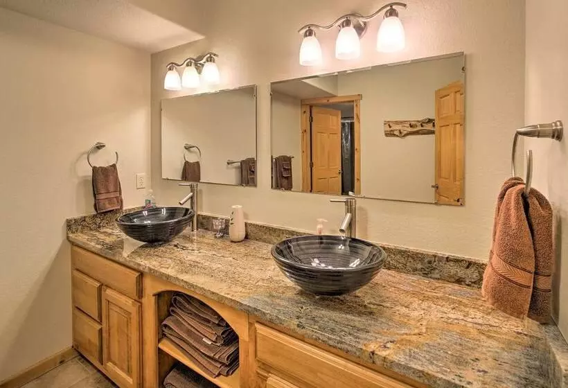 Huge Missouri Lake Home   Walk To Table Rock Lake