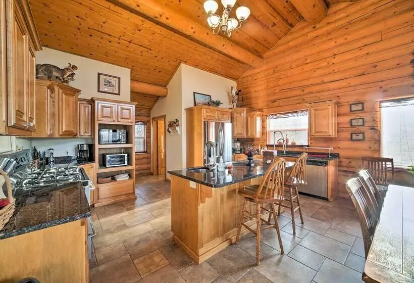 Huge Missouri Lake Home   Walk To Table Rock Lake