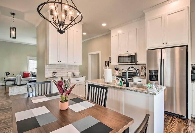 Ideally Located  Penne Place  W/ Deck & Grill