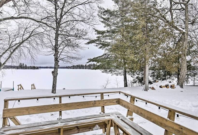 Lakefront Mercer Home: Private Dock & Kayaks!