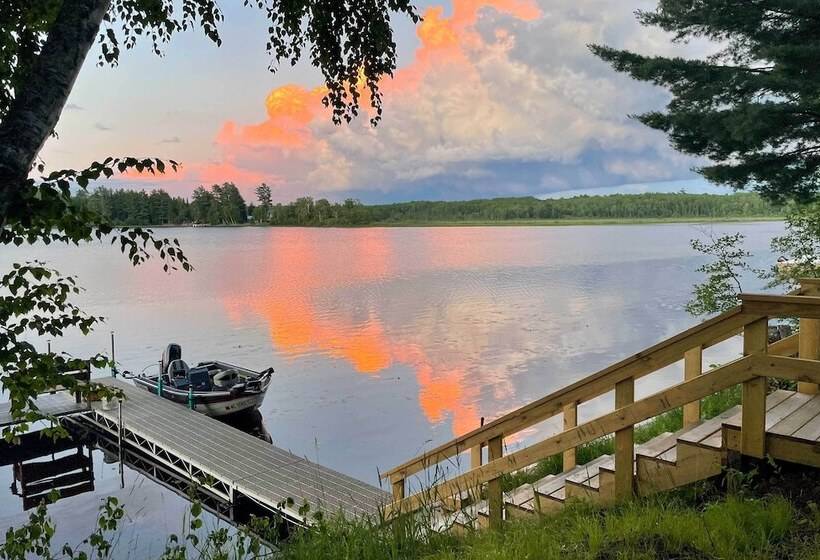 Lakefront Mercer Home: Private Dock & Kayaks!