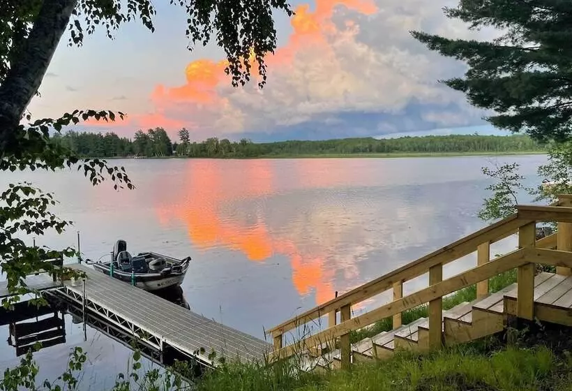 Lakefront Mercer Home: Private Dock & Kayaks!