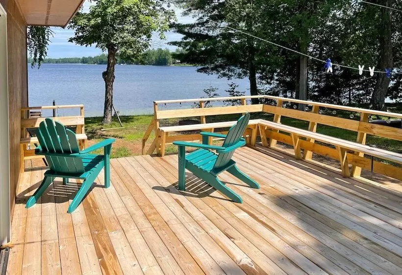 Lakefront Mercer Home: Private Dock & Kayaks!