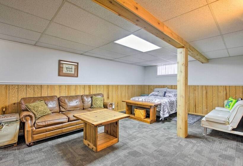 Lakefront Mercer Home: Private Dock & Kayaks!