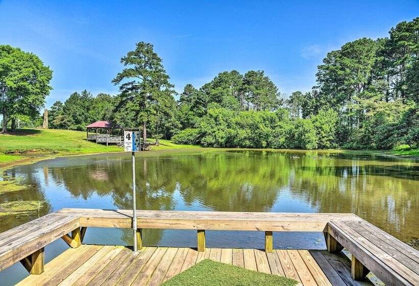 Guntersville Cabin Nestled In Kudzu Cove Resort
