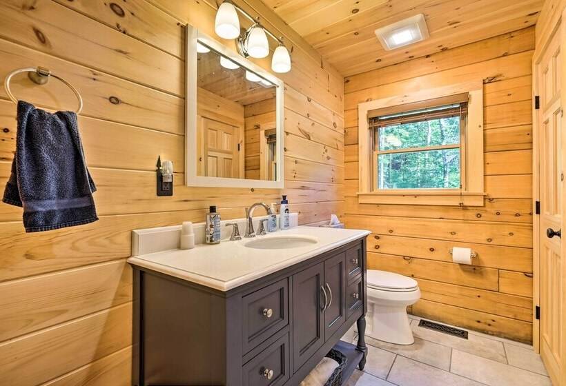 Londonderry Chalet W/ Deck, Fire Pit & Views!