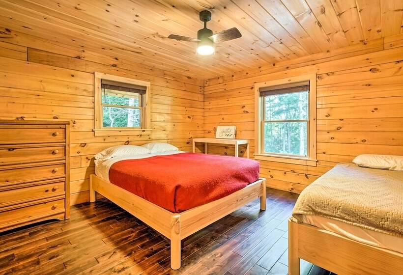 Londonderry Chalet W/ Deck, Fire Pit & Views!