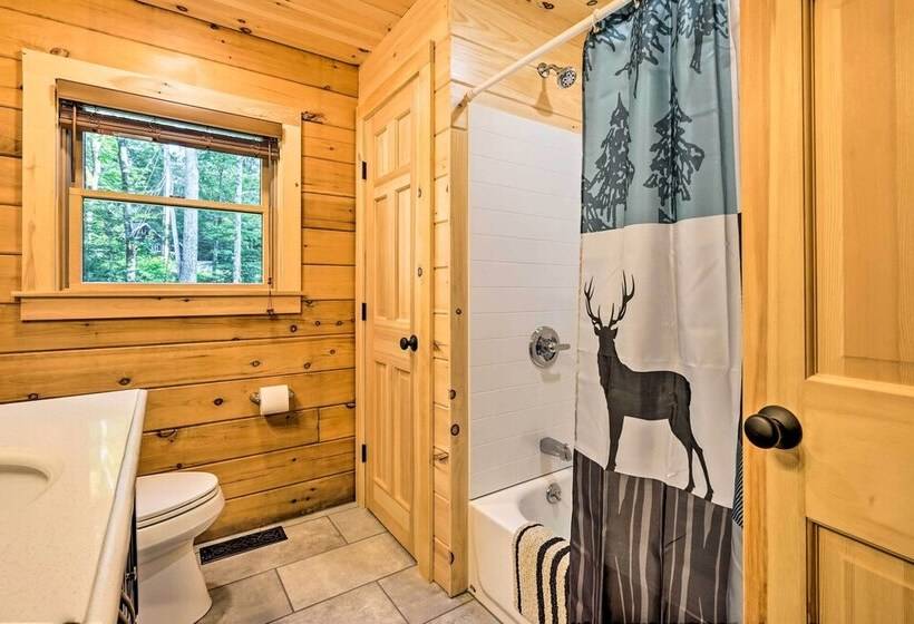 Londonderry Chalet W/ Deck, Fire Pit & Views!
