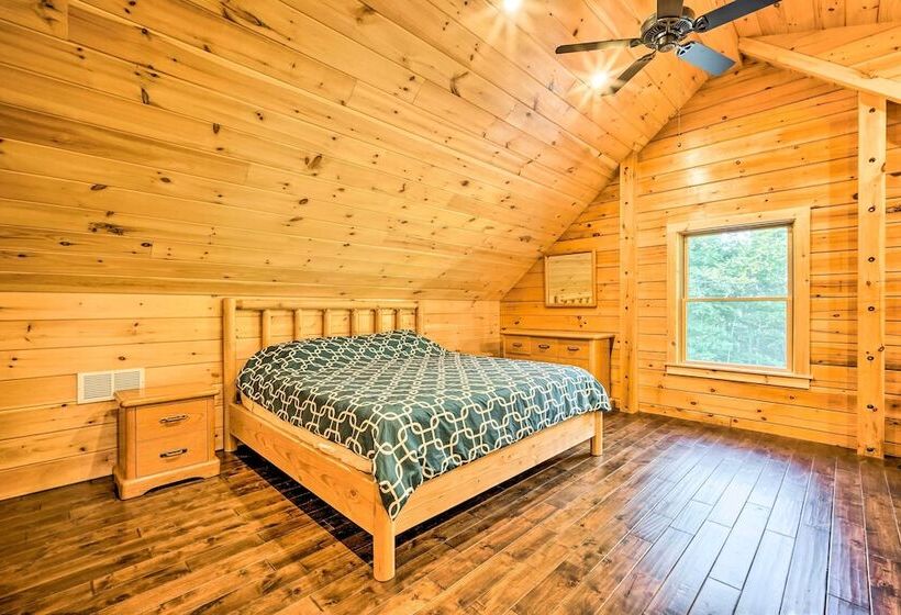 Londonderry Chalet W/ Deck, Fire Pit & Views!