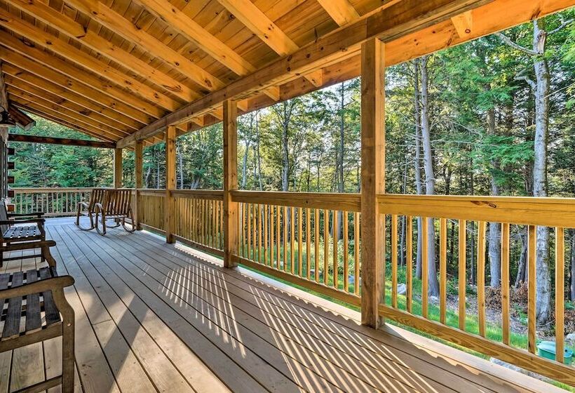 Londonderry Chalet W/ Deck, Fire Pit & Views!
