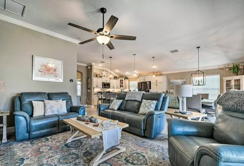 Modern Florida Home W/ Lanai & Pools!