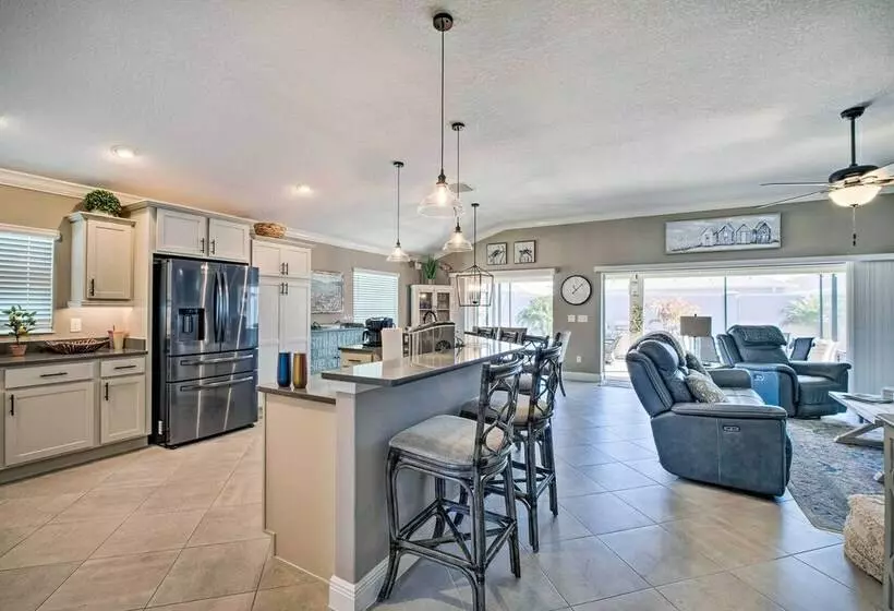 Modern Florida Home W/ Lanai & Pools!