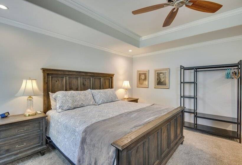 Modern Okc Retreat: Half Mile To Plaza District!