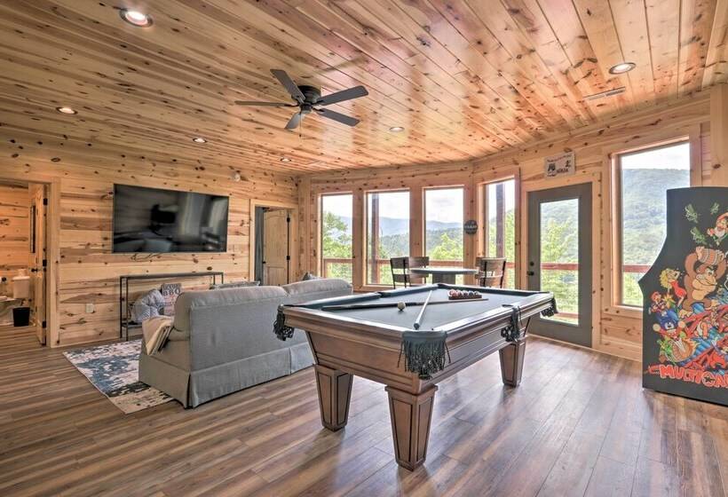 Mountain Dew Cabin W/ Hot Tub & Scenic Views!