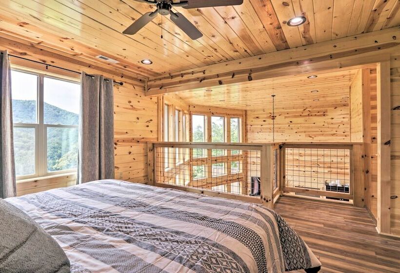 Mountain Dew Cabin W/ Hot Tub & Scenic Views!