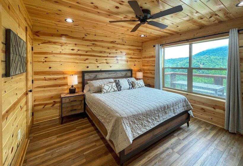 Mountain Dew Cabin W/ Hot Tub & Scenic Views!
