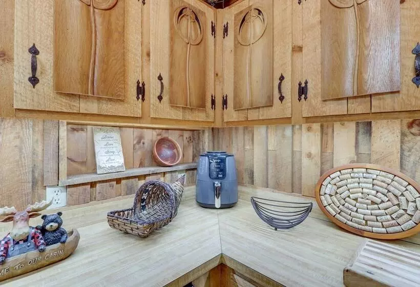 Murphy Cabin W/ Views < 1 Mi To Hiwassee Lake!