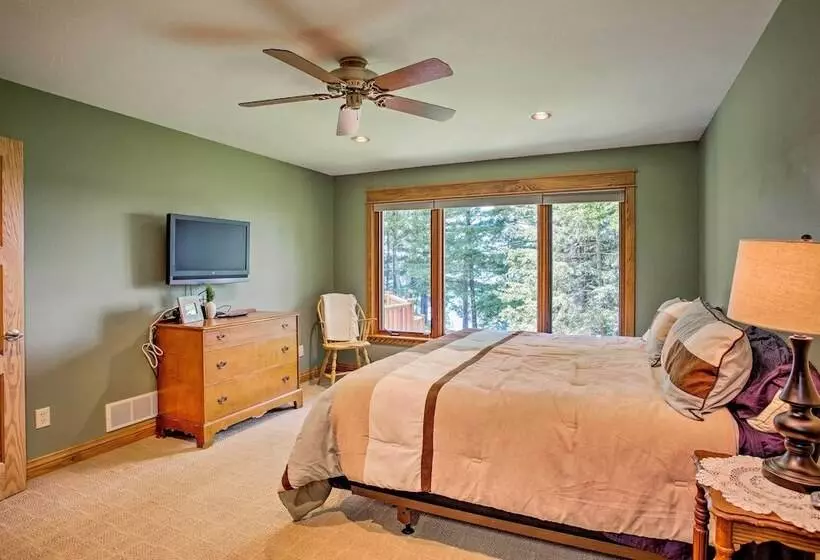 Private Retreat W/ Dock On Middle Eau Claire Lake!