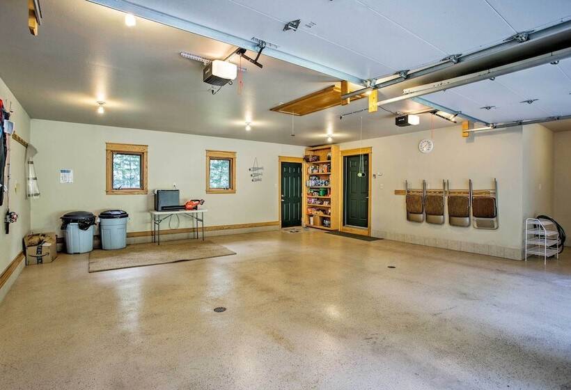 Private Retreat W/ Dock On Middle Eau Claire Lake!