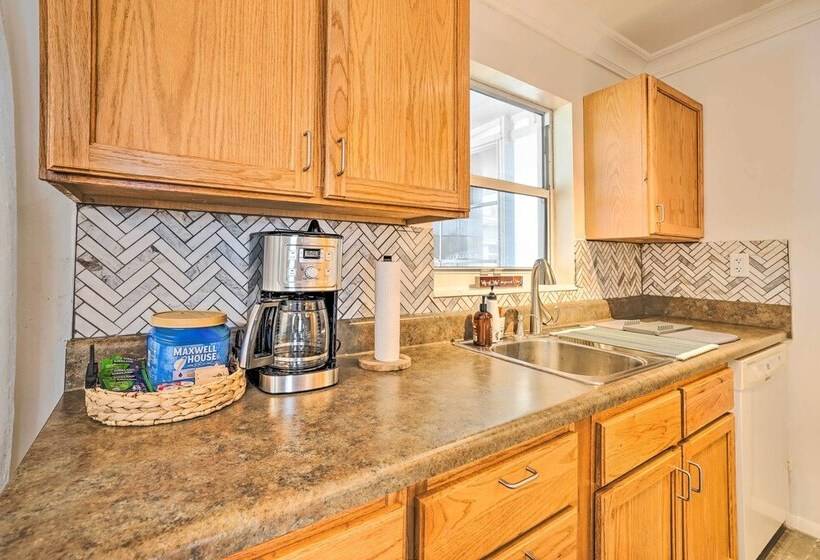 Quaint Naples Home ~ 4 Mi To Naples Beach!